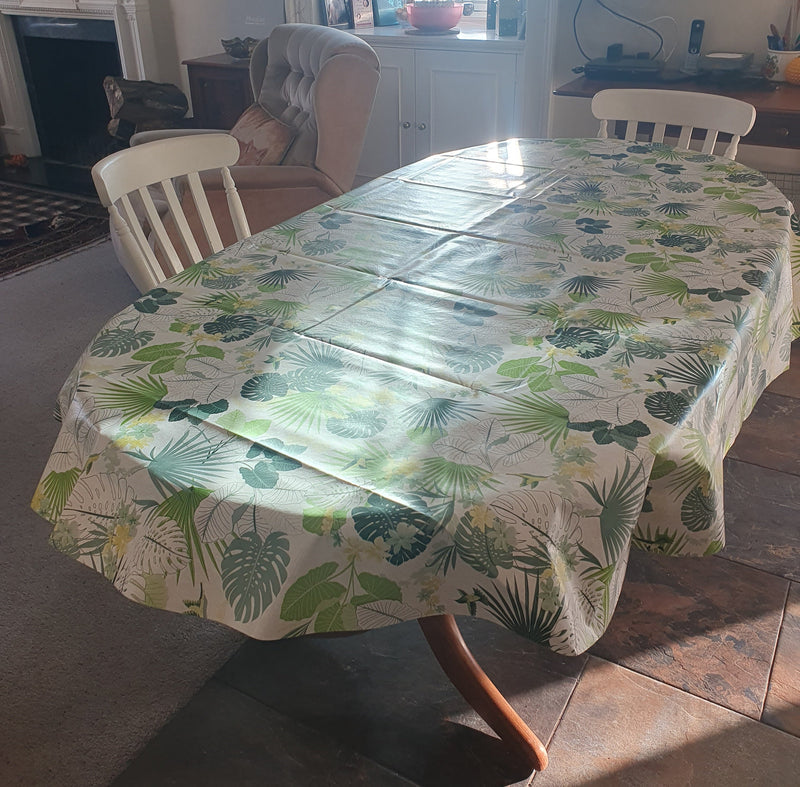 How to Measure Your Table for the Perfect Oval Tablecloth Fit