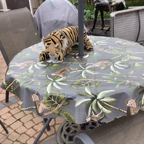 The Benefits of Using a Garden Umbrella Tablecloth for Your Outdoor Space